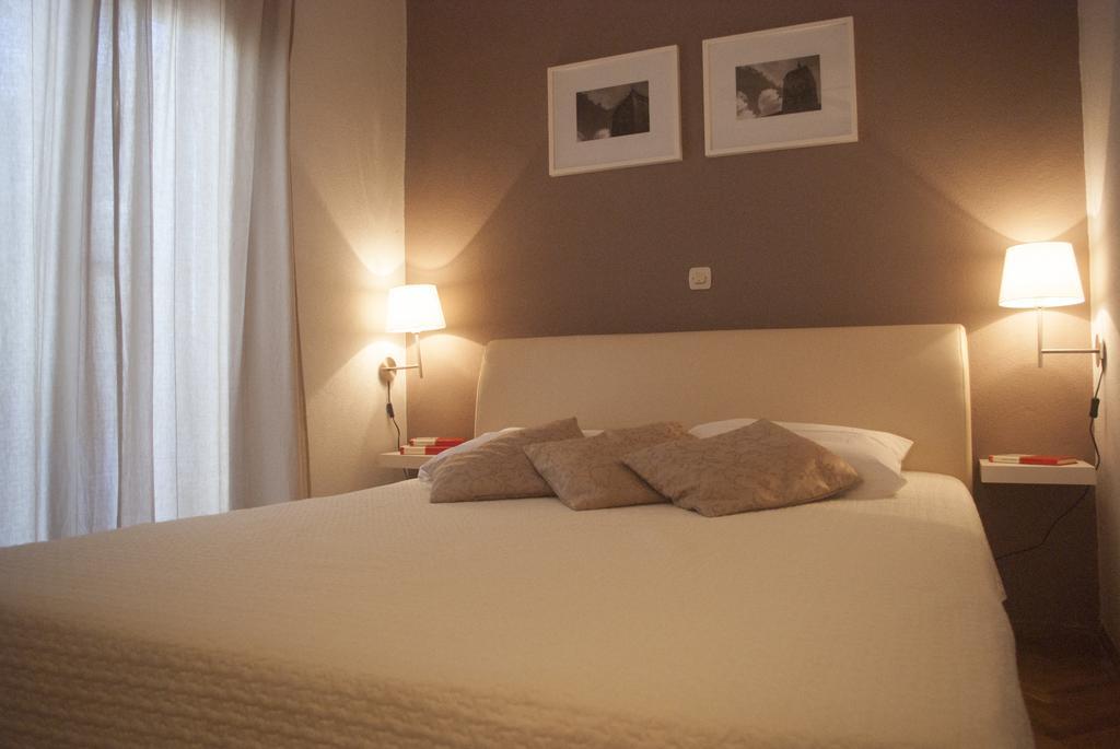 Apartments Vongula Trogir Bagian luar foto