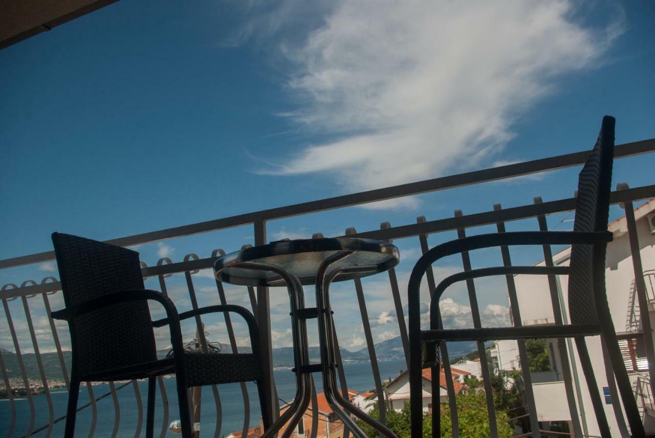 Apartments Vongula Trogir Bagian luar foto