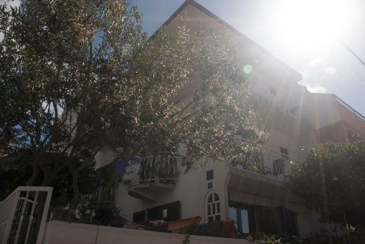 Apartments Vongula Trogir Bagian luar foto